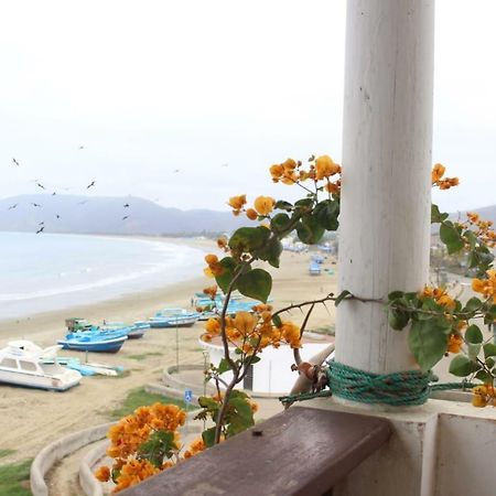 Hostal Humpback Internacional Puerto Lopez Exterior photo