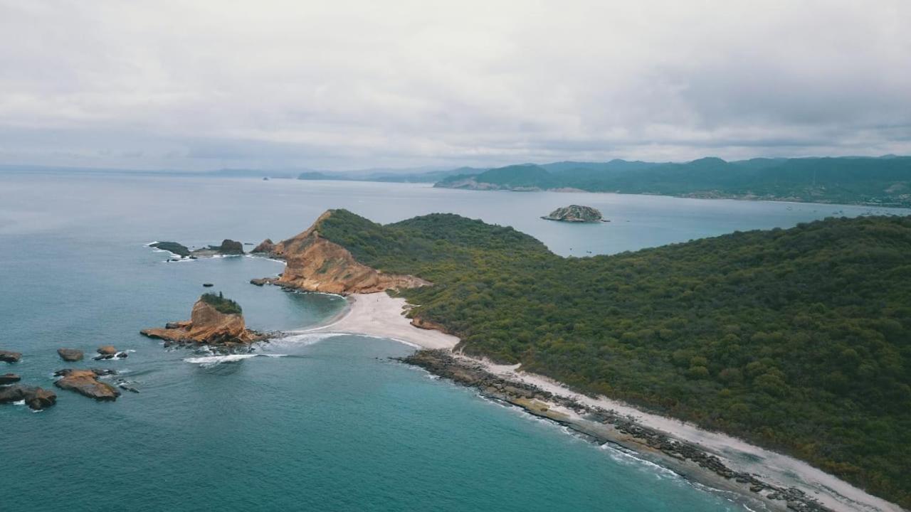 Hostal Humpback Internacional Puerto Lopez Exterior photo