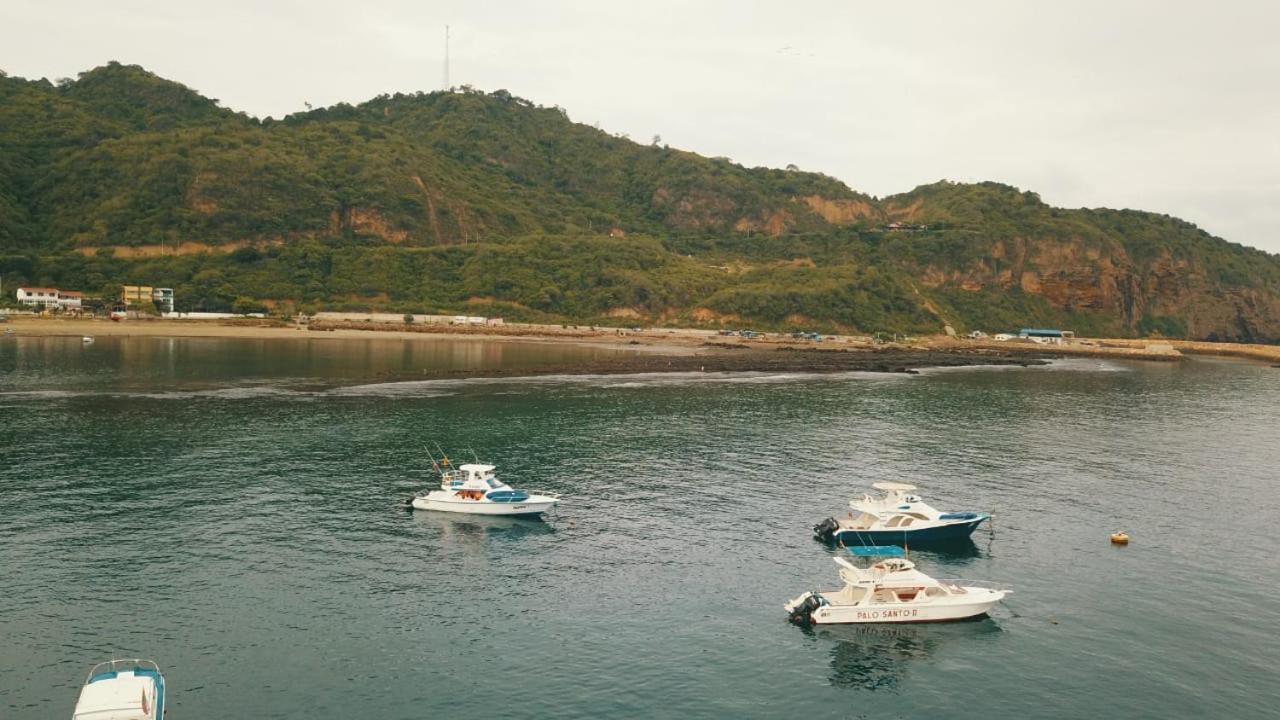 Hostal Humpback Internacional Puerto Lopez Exterior photo